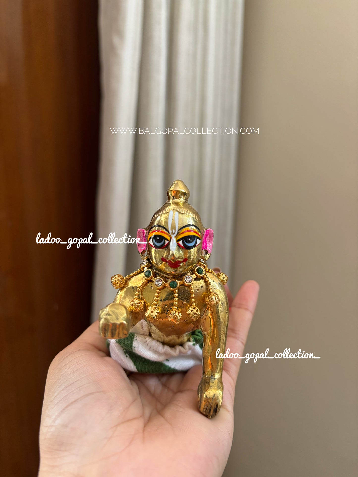 Gold choker for laddu gopal