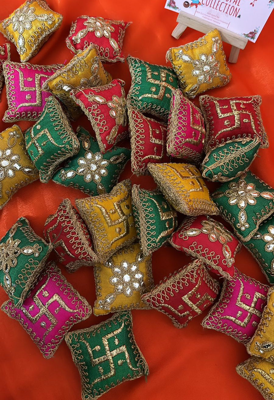 Masand/ pillow for laddu gopal