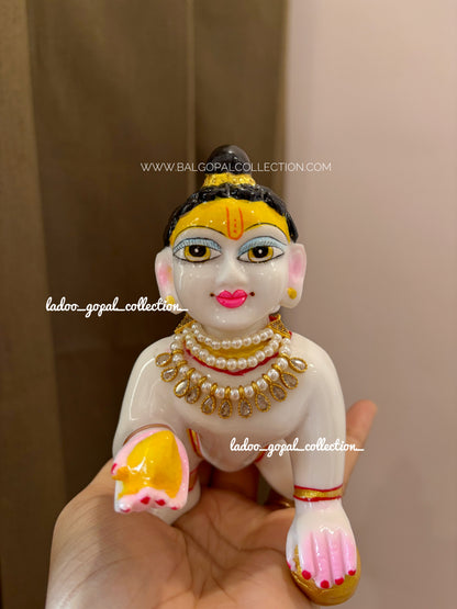 Affordable Moti AD mala for laddu gopal