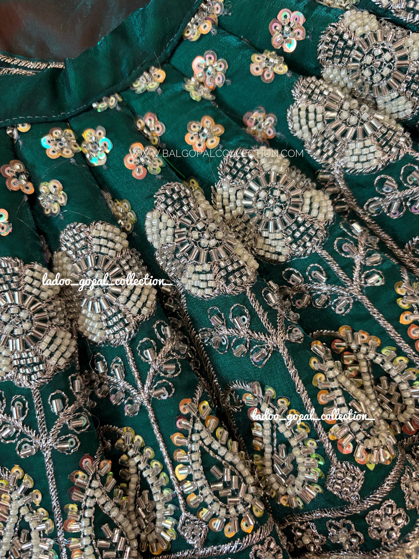 Signature Radha Krishna Poshak (RK set)