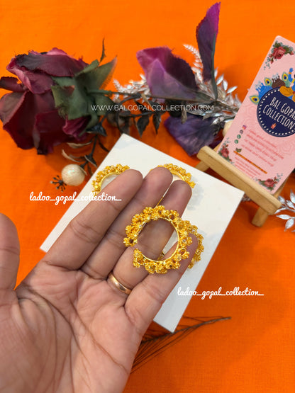 Heavy gold bangles for laddu Gopal