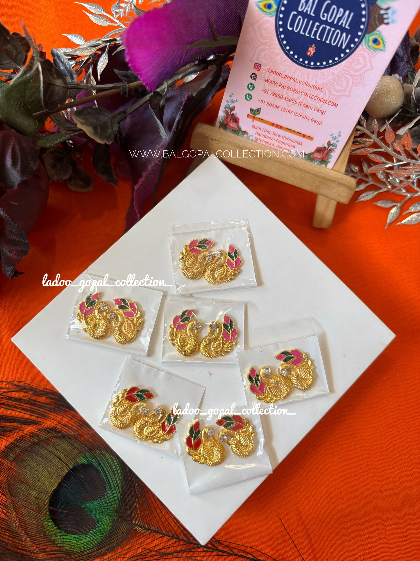 Golden kundal for laddu gopal