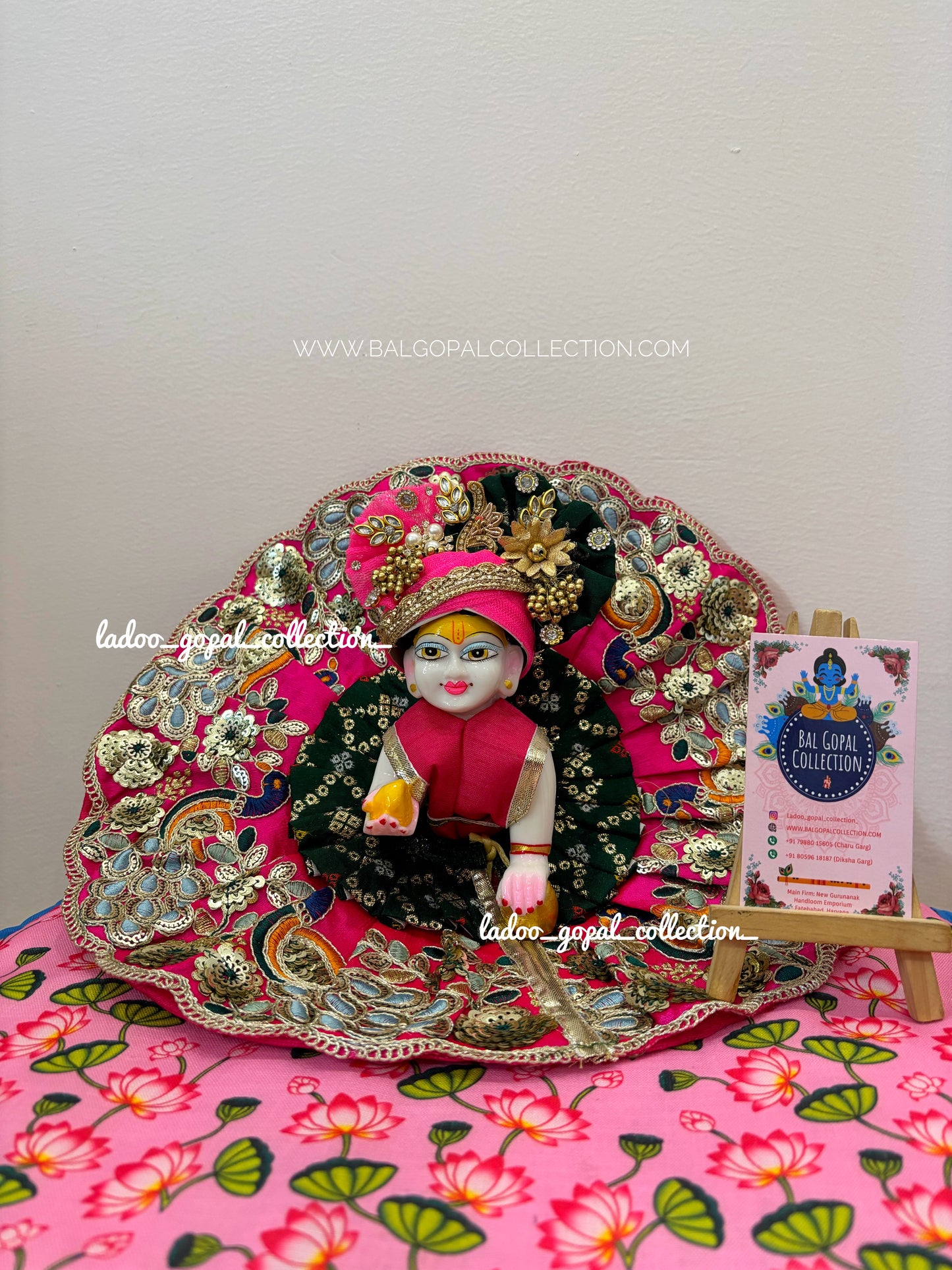 Gulnaar poshak for laddu gopal
