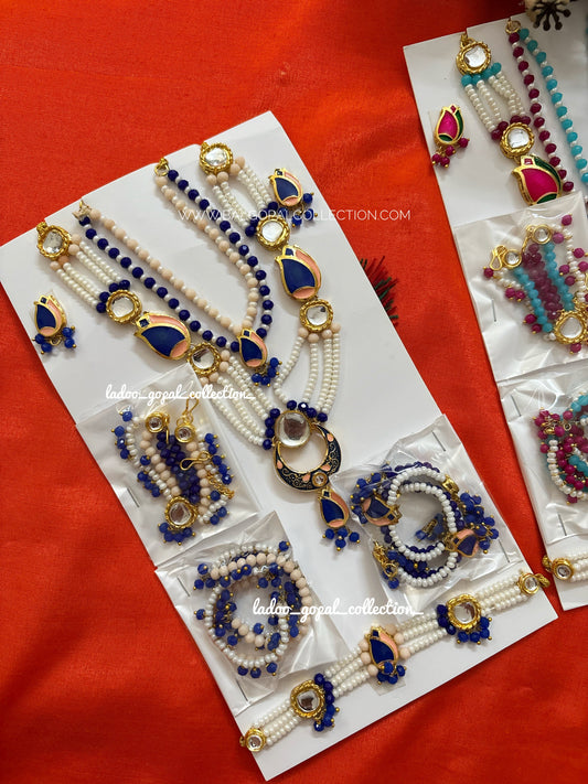 Divine shringar set for Radha Krishna