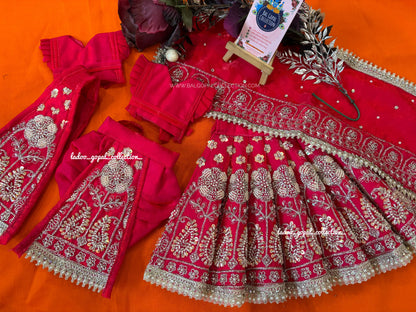 Signature Radha Krishna Poshak (RK set)