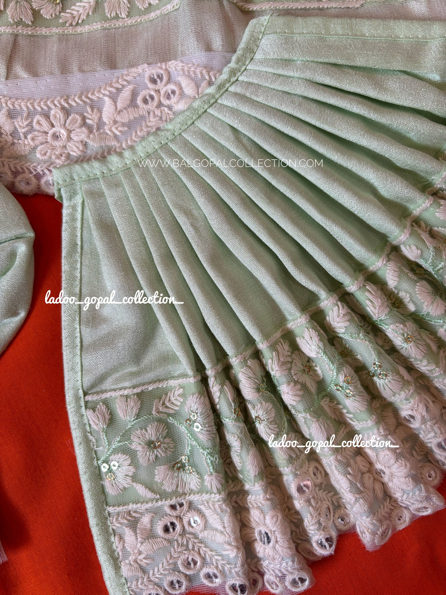 Premium isckon style Radha Krishna poshak (RK set)