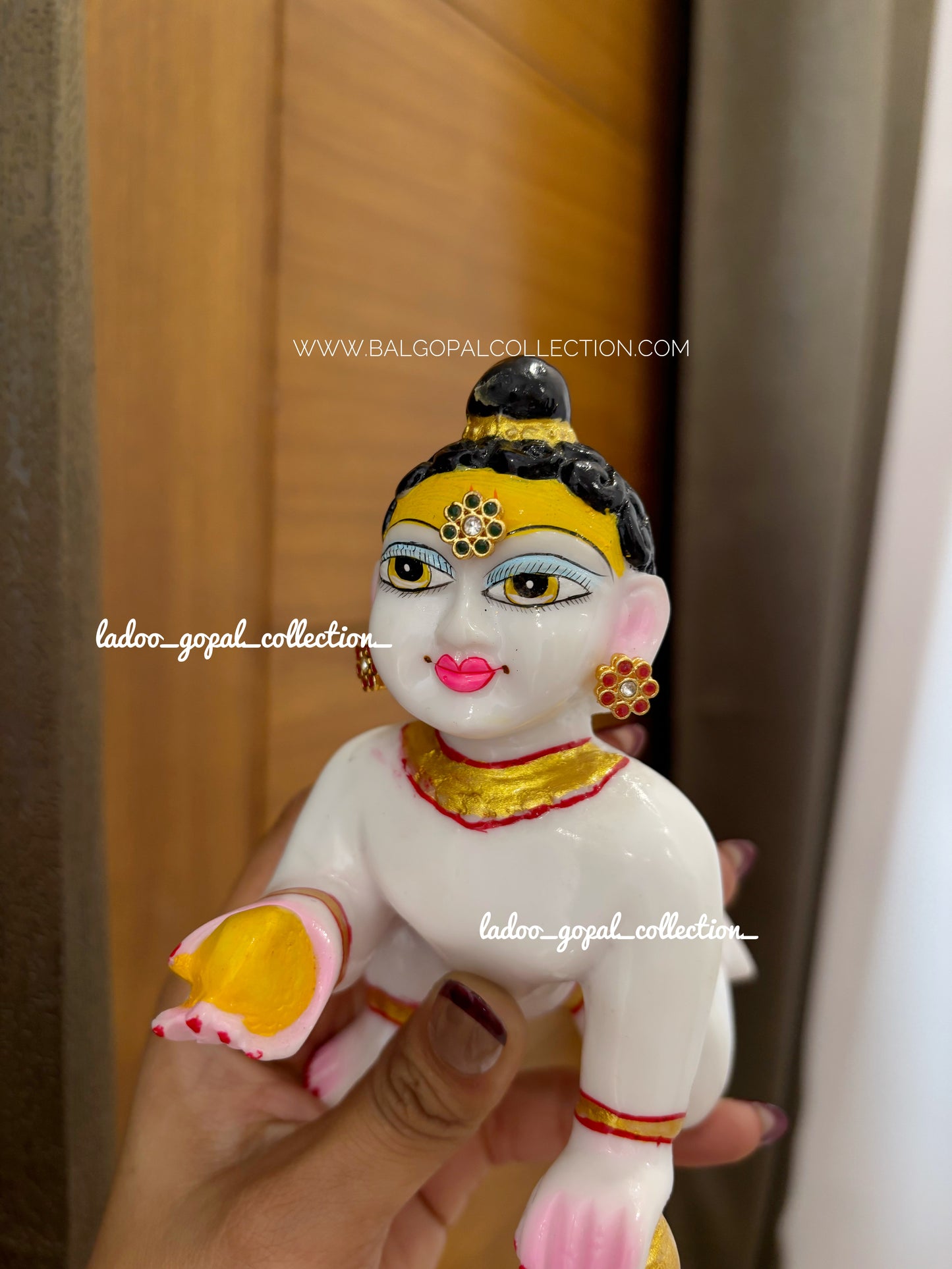 Bindi/Tilak/Nath/tops (one pair)