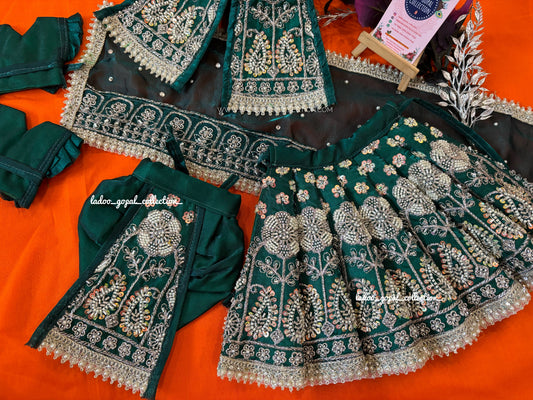Signature Radha Krishna Poshak (RK set)