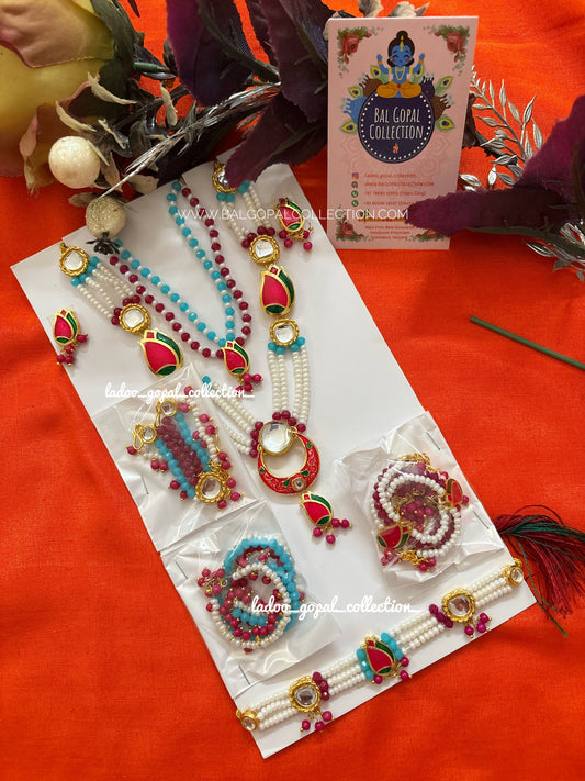 Divine shringar set for Radha Krishna