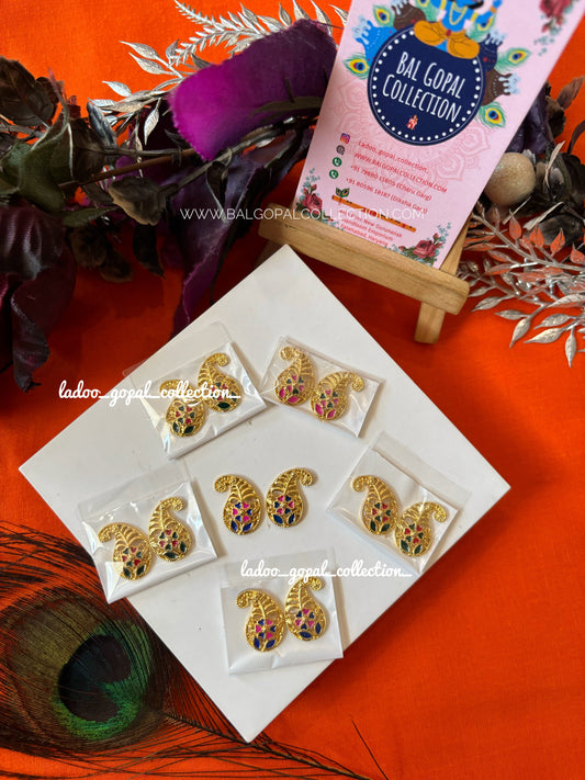Golden kundal for laddu gopal
