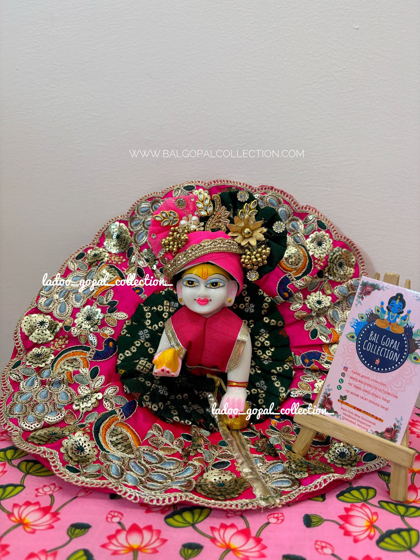 Gulnaar poshak for laddu gopal