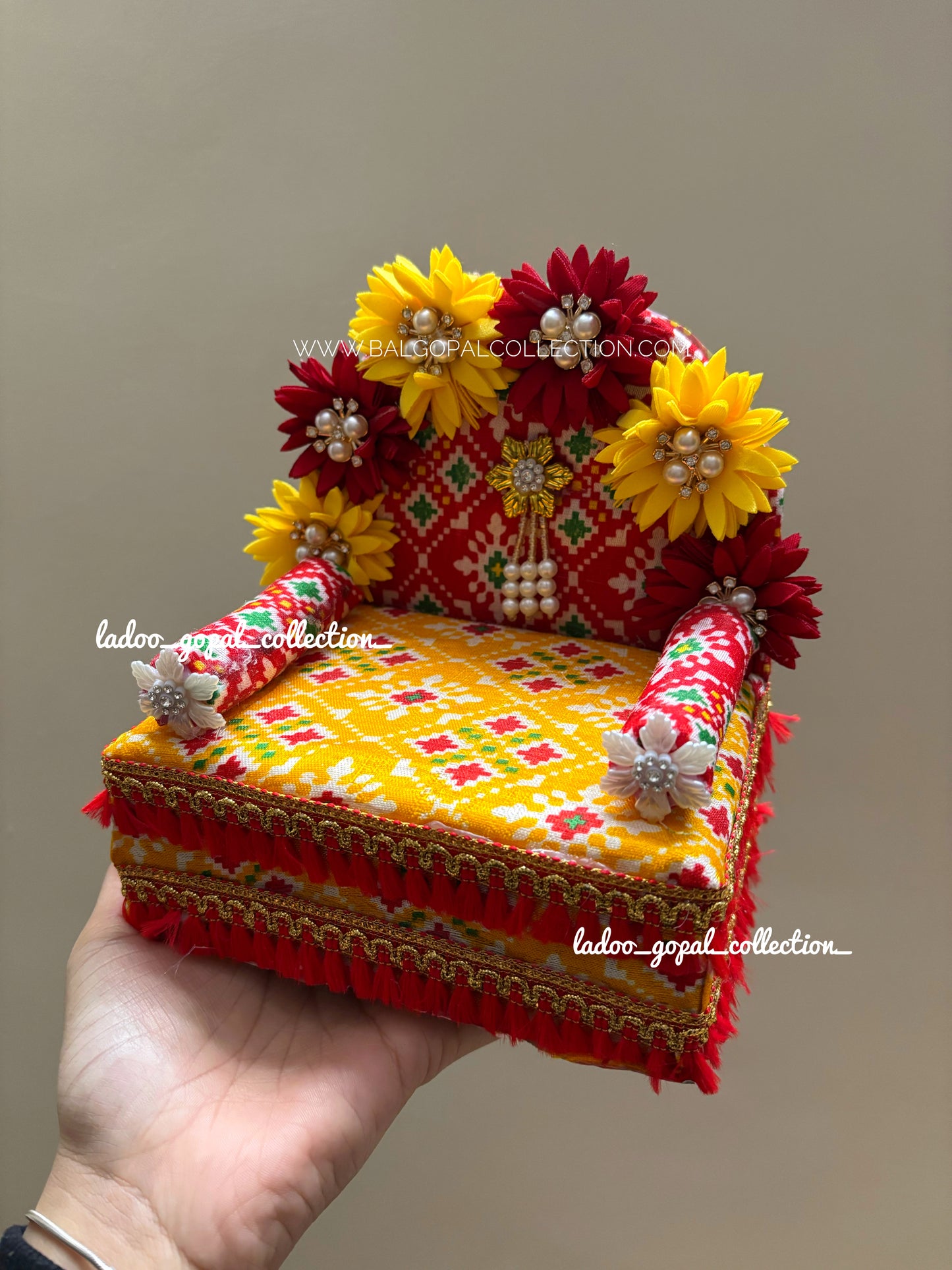 Singhasan for laddu gopal