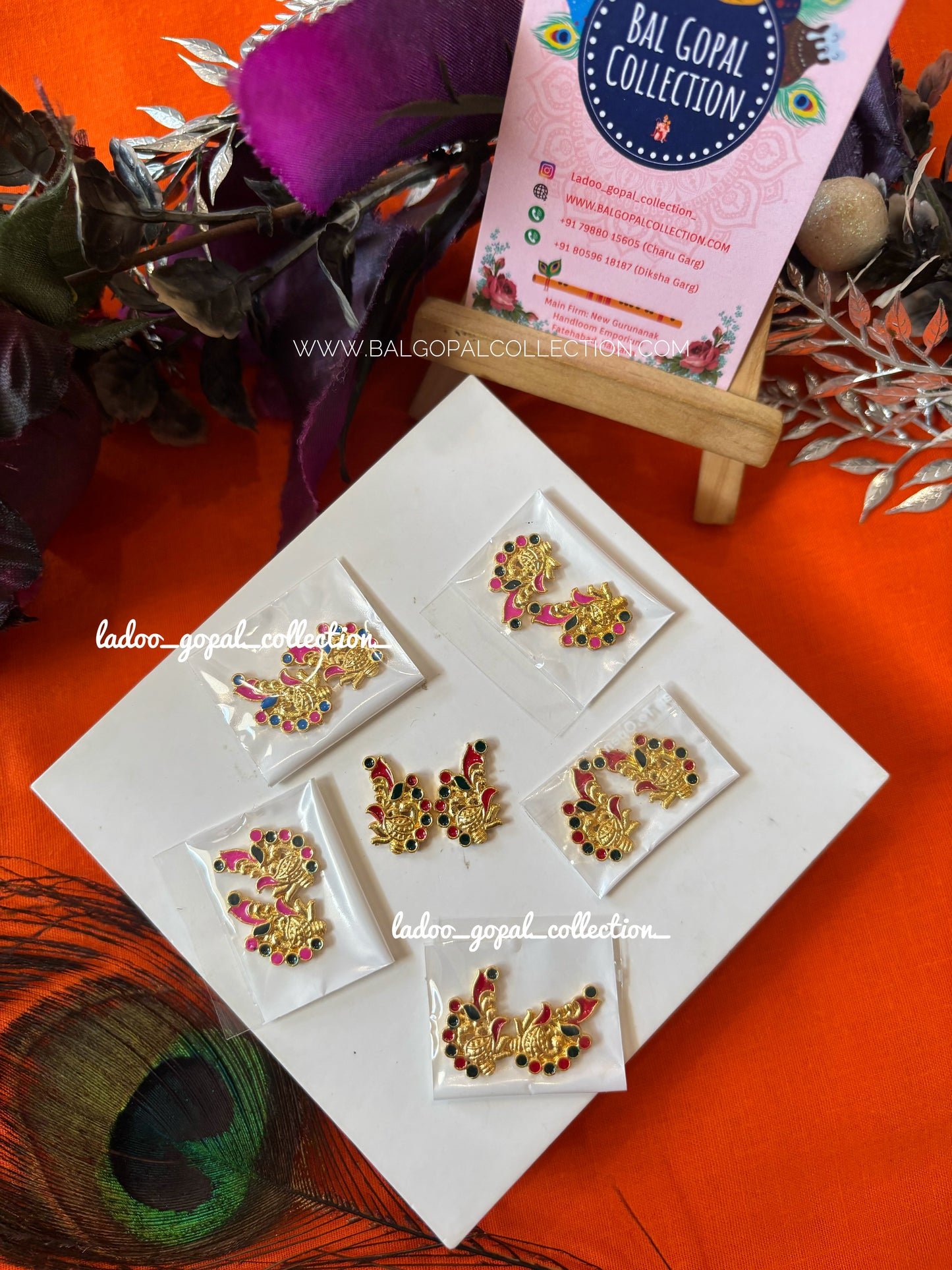Golden kundal for laddu gopal