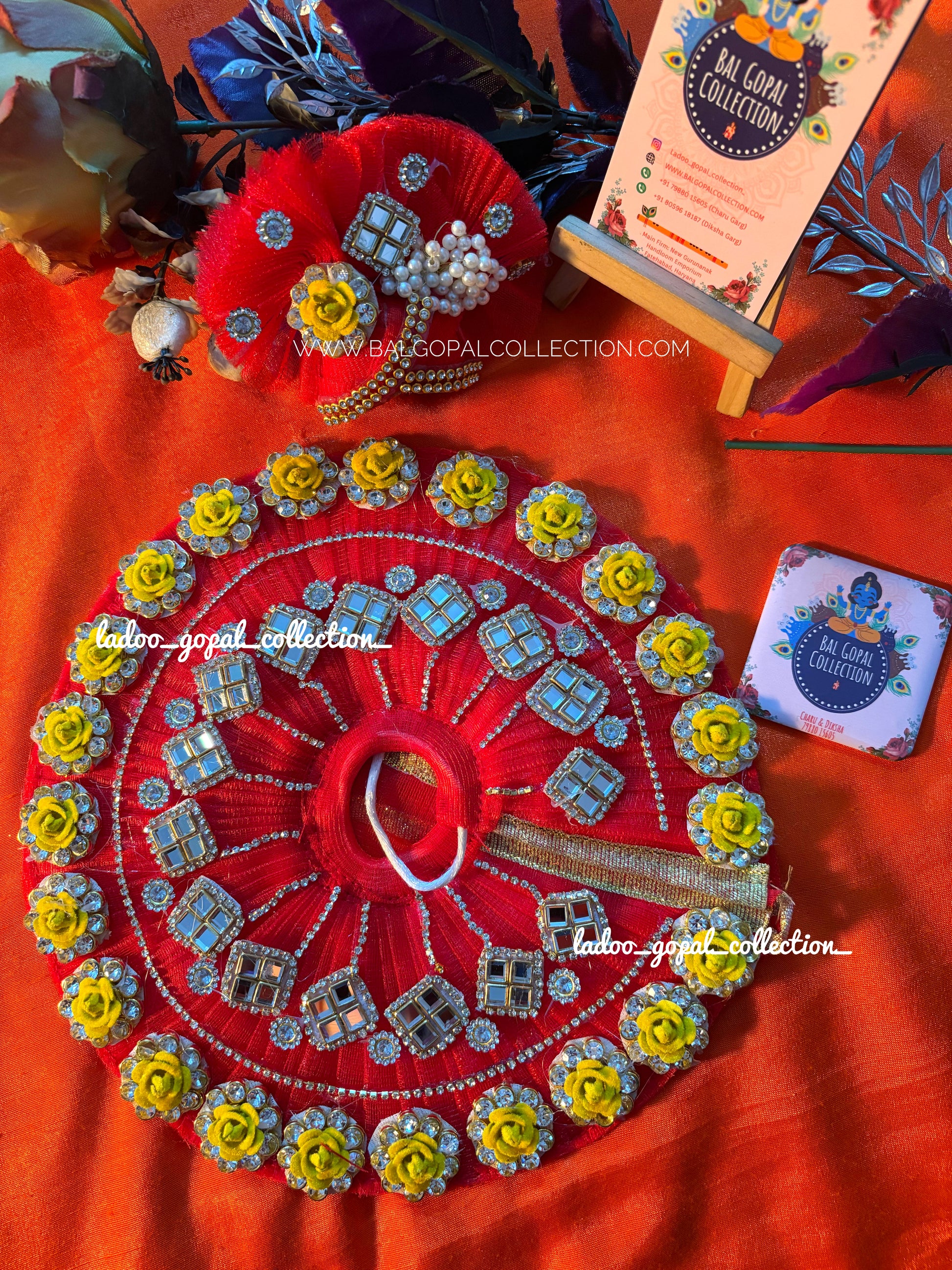 Red dress for laddu gopal